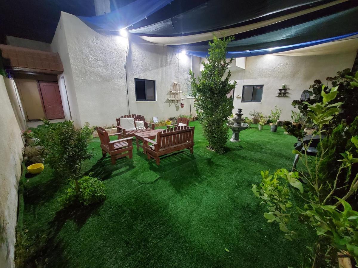 Steele honey Bed & Breakfast Ierihon Exterior foto